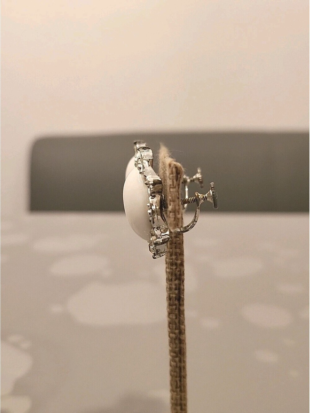 Vintage Silver Tone Diamond Rhinestones White Stone Clip-On Earrings GorgeousK41 - Picture 2 of 7